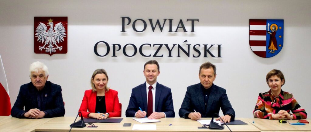 Umowa na remont pałacu w Białaczowie podpisana